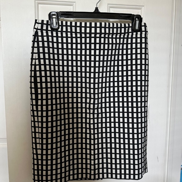 J Crew Black and White Pencil Skirt - Picture 2 of 3